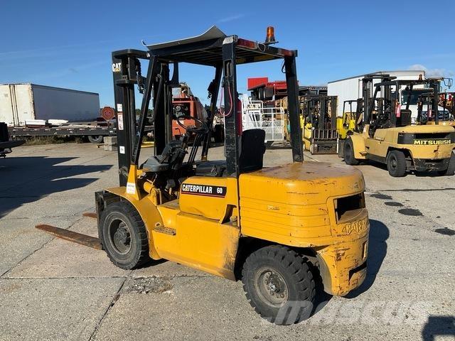 CAT DP30 شاحنات ذات رافعات شوكية - أخرى