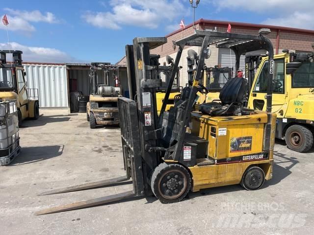 CAT EC25K شاحنات ذات رافعات شوكية تعمل بالكهرباء