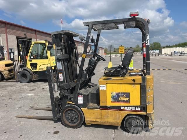 CAT EC25K شاحنات ذات رافعات شوكية تعمل بالكهرباء