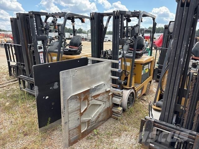 CAT EC25N2 شاحنات ذات رافعات شوكية تعمل بالكهرباء