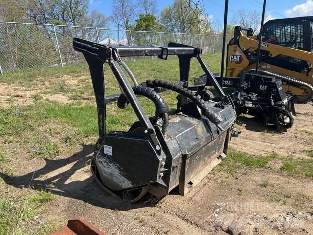 CAT HM415C ماكينات تقطيع أخشاب الحراجة