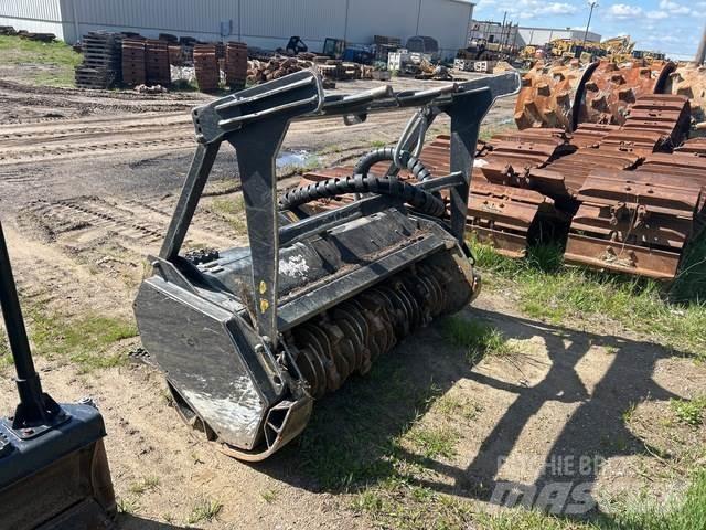 CAT HM415C ماكينات تقطيع أخشاب الحراجة