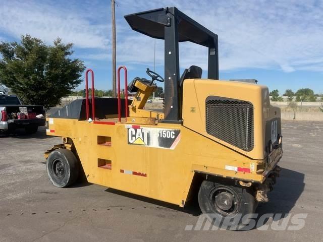 CAT PS150C مداحل ذات إطارات هوائية
