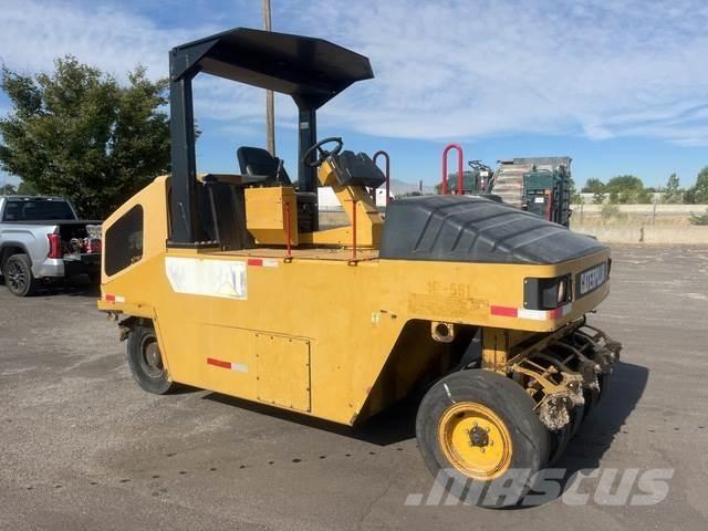 CAT PS150C مداحل ذات إطارات هوائية