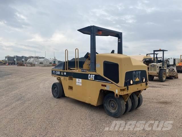 CAT PS200B مداحل ذات إطارات هوائية