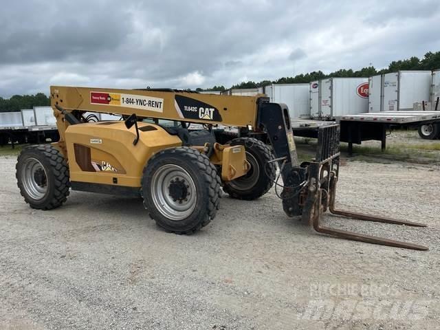 CAT TL642C مناولات متداخلة