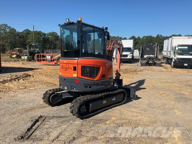 CFG 40UF حفارات زحافة