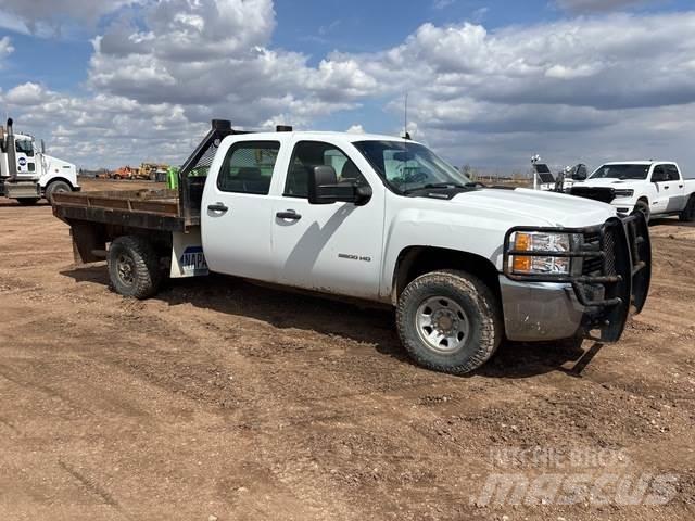 Chevrolet 3500 شاحنات مسطحة/مفصلية الجوانب