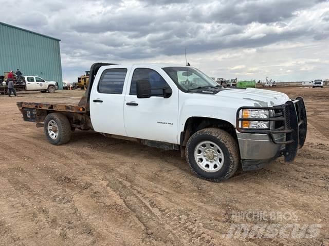 Chevrolet 3500 شاحنات مسطحة/مفصلية الجوانب