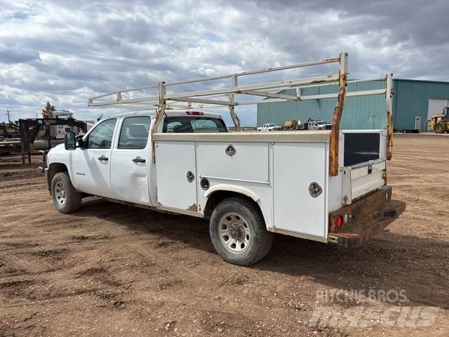 Chevrolet 3500 شاحنات خفيفة/مفصلية الجوانب