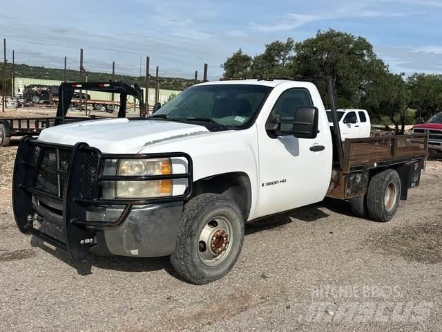 Chevrolet 3500 شاحنات مسطحة/مفصلية الجوانب