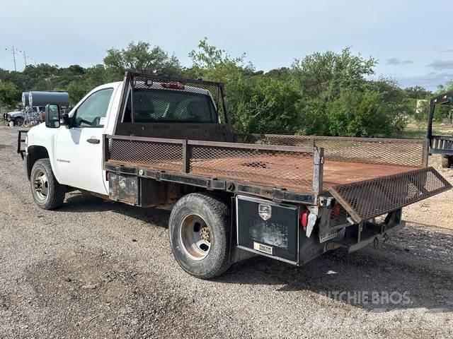 Chevrolet 3500 شاحنات مسطحة/مفصلية الجوانب