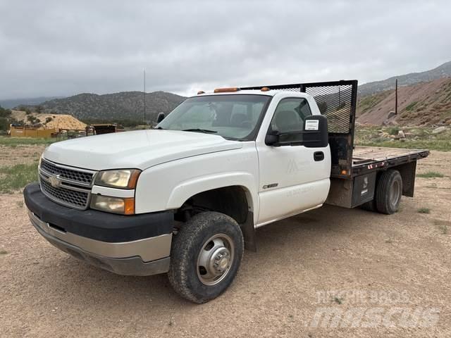 Chevrolet 3500 شاحنات مسطحة/مفصلية الجوانب