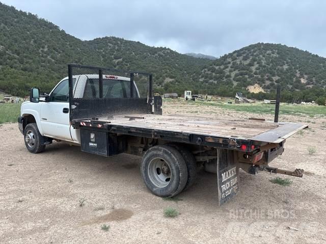 Chevrolet 3500 شاحنات مسطحة/مفصلية الجوانب