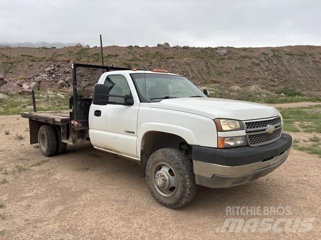 Chevrolet 3500 شاحنات مسطحة/مفصلية الجوانب