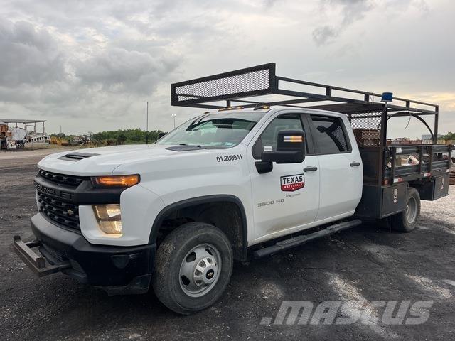 Chevrolet 3500 شاحنات مسطحة/مفصلية الجوانب
