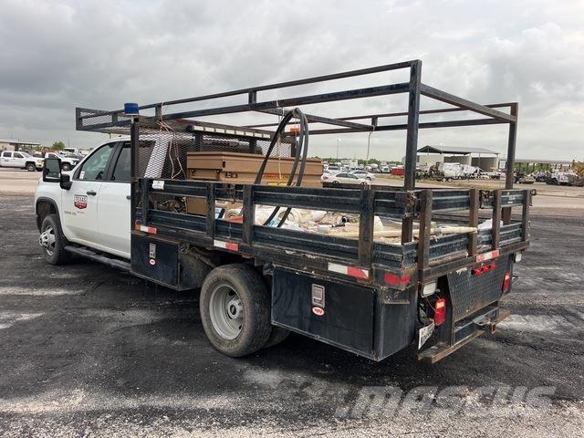 Chevrolet 3500 شاحنات مسطحة/مفصلية الجوانب