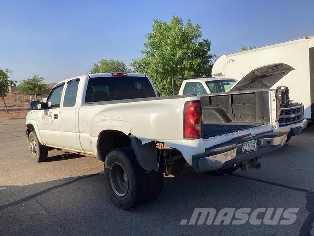Chevrolet 3500 شاحنات خفيفة/مفصلية الجوانب