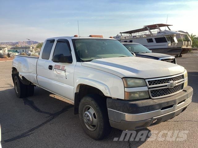 Chevrolet 3500 شاحنات خفيفة/مفصلية الجوانب