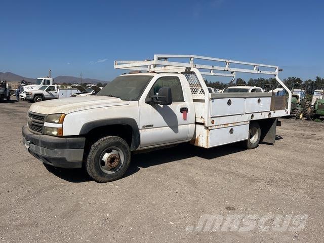 Chevrolet 3500 شاحنات مسطحة/مفصلية الجوانب