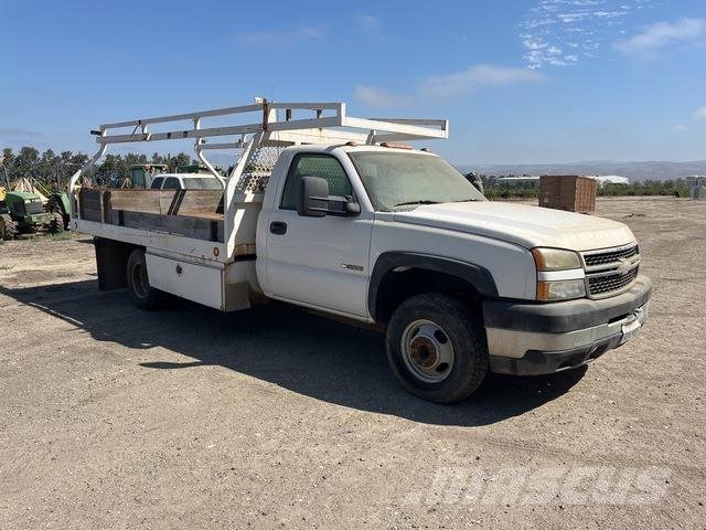 Chevrolet 3500 شاحنات مسطحة/مفصلية الجوانب