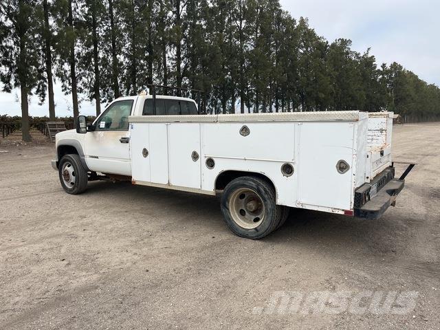 Chevrolet 3500 شاحنات خفيفة/مفصلية الجوانب