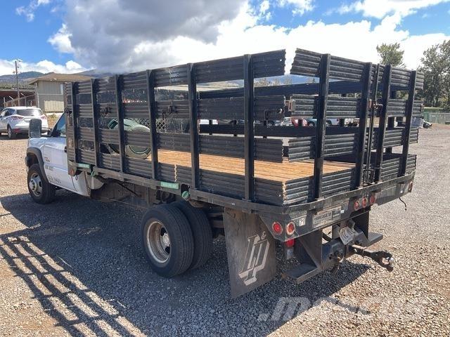 Chevrolet 3500 شاحنات مسطحة/مفصلية الجوانب
