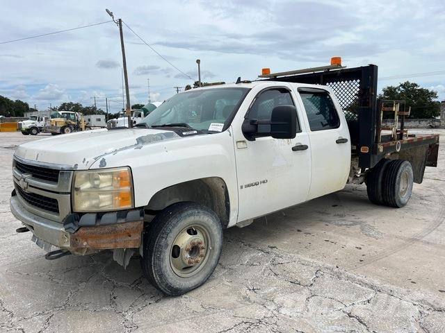 Chevrolet 3500 شاحنات خفيفة/مفصلية الجوانب