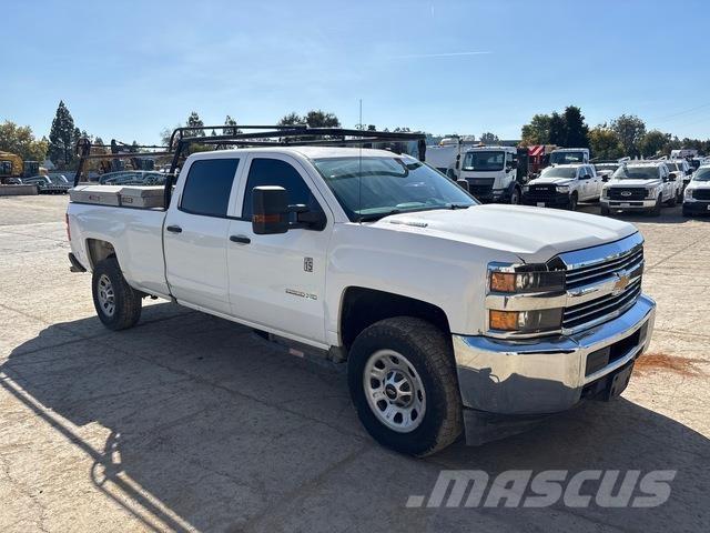 Chevrolet 3500 شاحنات خفيفة/مفصلية الجوانب