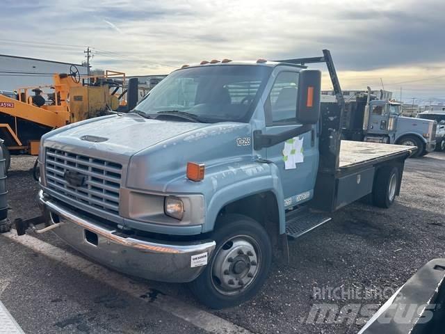 Chevrolet 4500 شاحنات مسطحة/مفصلية الجوانب