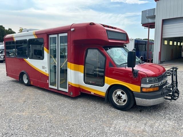 Chevrolet 4500 حافلة صغيرة