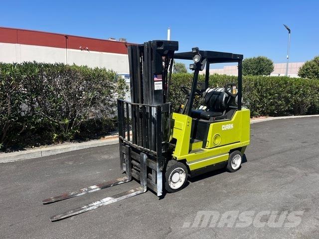 Clark GCS25WC شاحنات ذات رافعات شوكية - أخرى