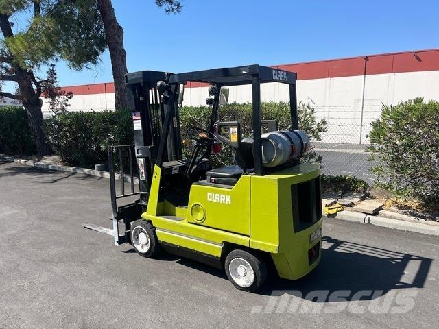 Clark GCS25WC شاحنات ذات رافعات شوكية - أخرى