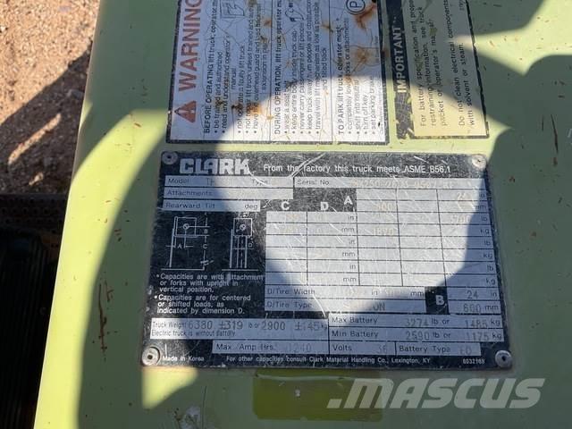 Clark TMX20 شاحنات ذات رافعات شوكية تعمل بالكهرباء