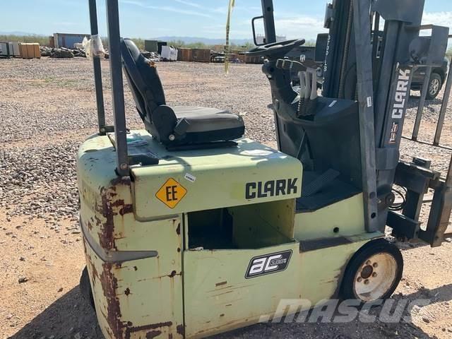 Clark TMX20 شاحنات ذات رافعات شوكية تعمل بالكهرباء