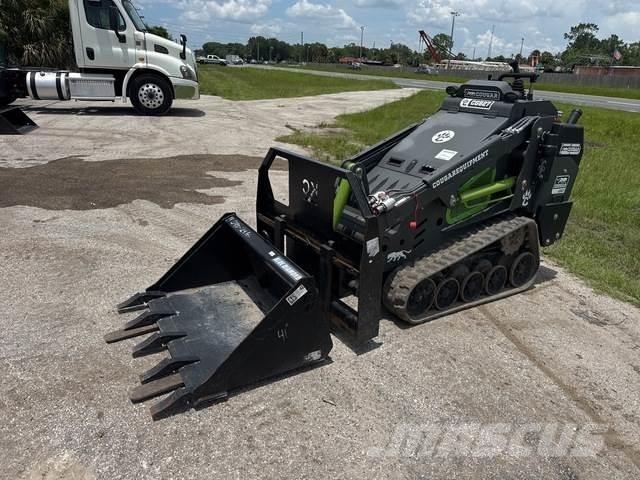 Cougar CG827 لوادر انزلاقية التوجيه