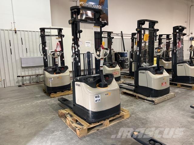 Crown ES 4000 شاحنات مناولة ذاتية الدفع