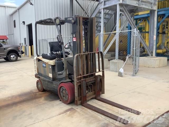 Crown FC4500 شاحنات ذات رافعات شوكية تعمل بالكهرباء