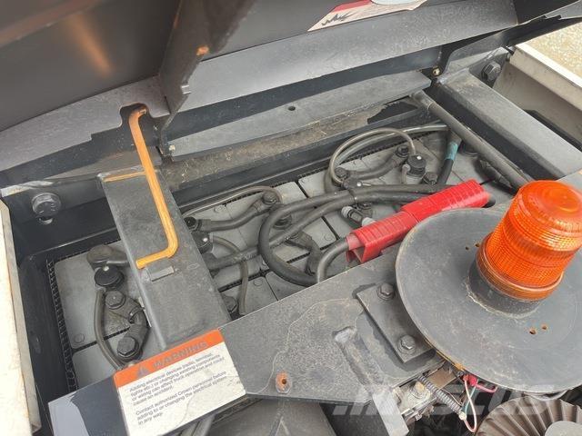 Crown SP3500 شاحنات ذات رافعات شوكية تعمل بالكهرباء