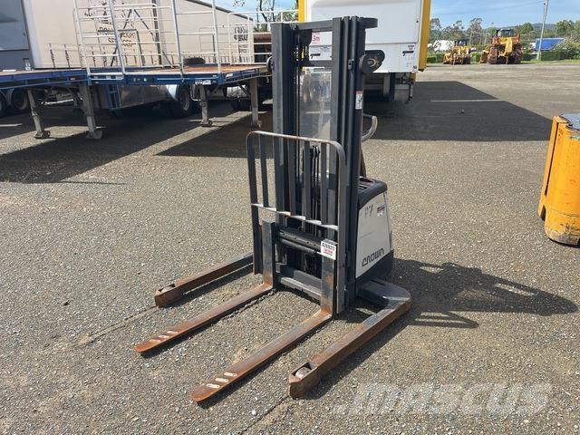 Crown SX3030 معدات البناء - غير ذلك