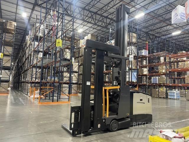 Crown TSP6500 شاحنات ذات رافعات شوكية تعمل بالكهرباء