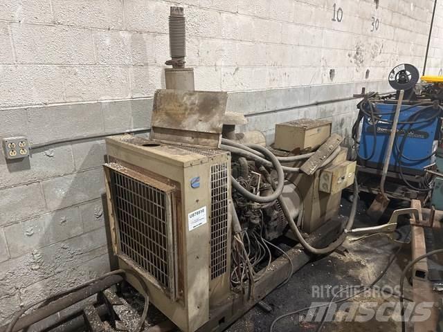 Cummins  مولدات ديزل