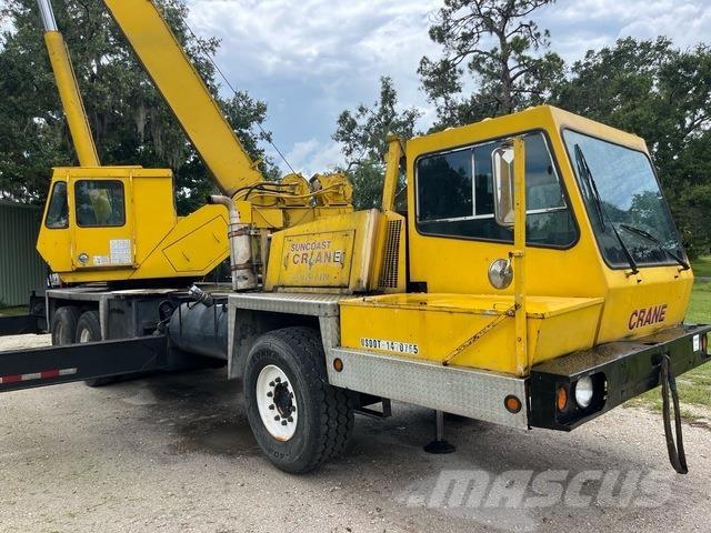 Daewoo DTC-35 رافعات مجنزرة