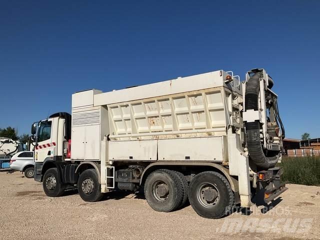 DAF CF85.460 حفارات زحافة