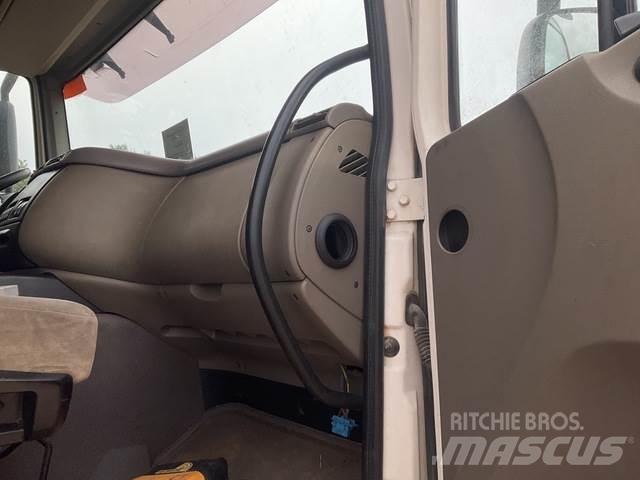 DAF CF85.460 حفارات زحافة