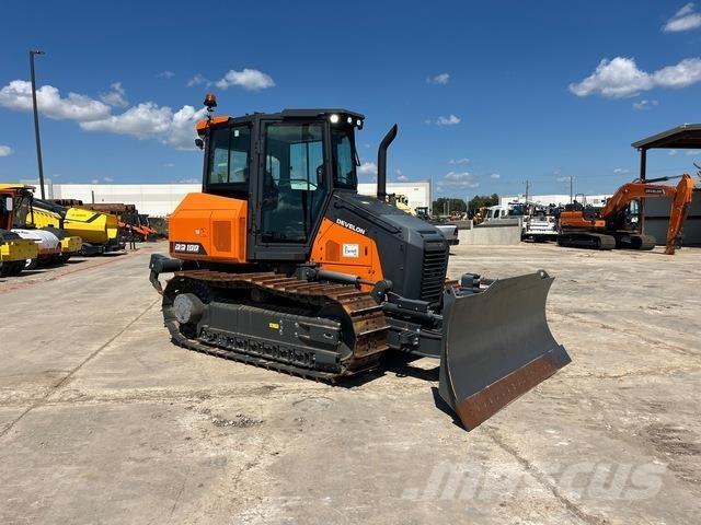 Develon DD100 بلدوزرات مجنزرة