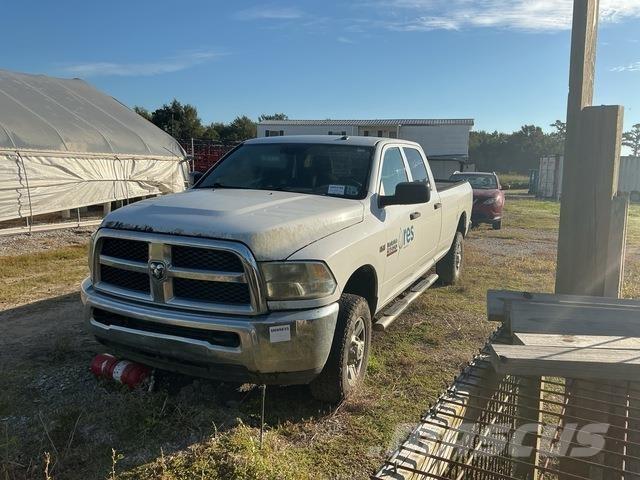 Dodge 2500 شاحنات خفيفة/مفصلية الجوانب