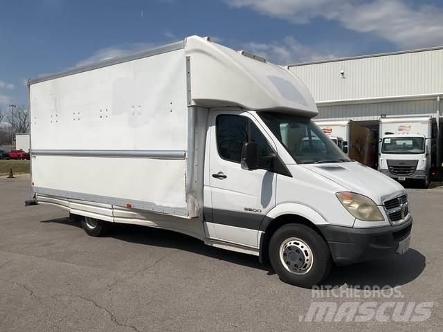 Dodge 3500 شاحنات ذات هيكل صندوقي