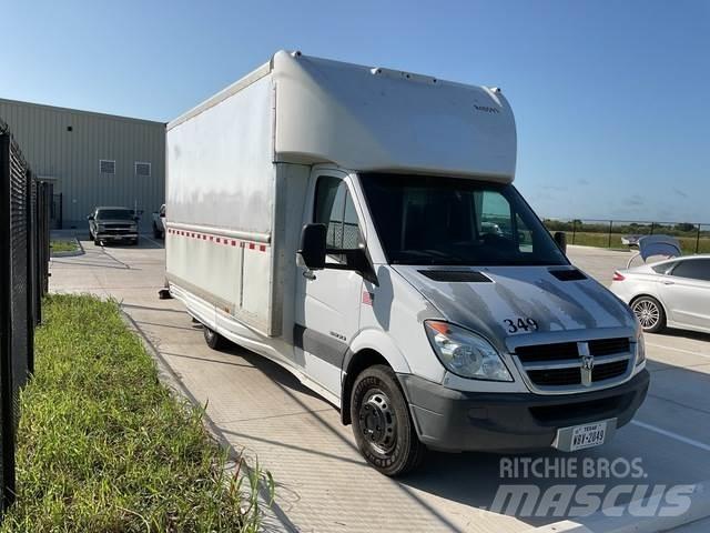 Dodge 3500 شاحنات ذات هيكل صندوقي