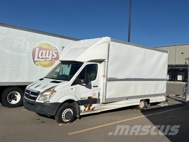 Dodge 3500 شاحنات ذات هيكل صندوقي